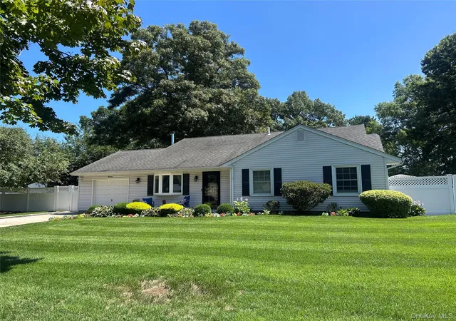 Photo 2 of Sale Pending at 19 Sandpiper Ln, Brookhaven, NY 11727 | MLS# 1030388 | Listing updated on 2026-08-13