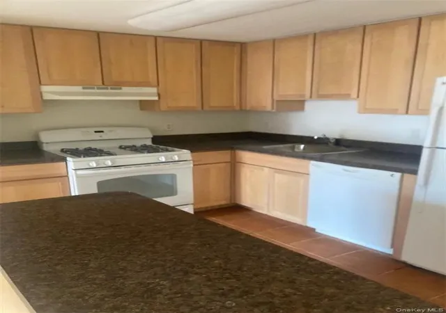 Photo 3 of Condo for sale at 837 Washington Ave #4A, Bronx, NY 10451 | MLS# 1030412 | Listing updated on 2026-07-25