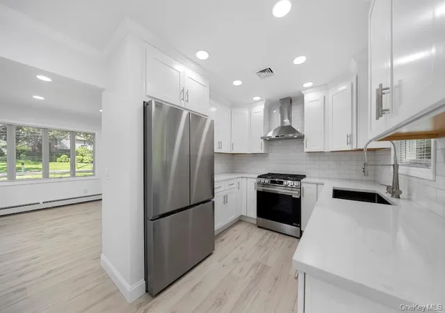 Photo 2 of Single family home for sale at 18 Easterly Rd, Southampton, NY 11946 | MLS# 1030424 | Listing updated on 2026-10-01