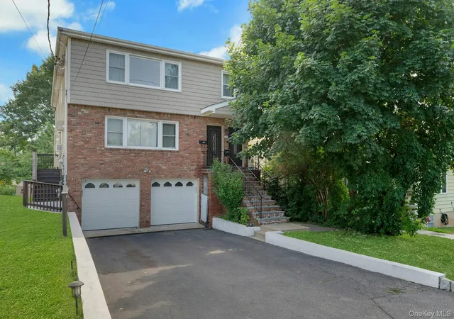 Photo 2 of Sale Pending at 162 Woodland Ave, New Rochelle, NY 10805 | MLS# 1030435 | Listing updated on 2026-09-28