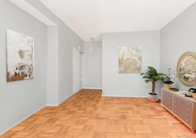 Photo 3 of House for sale at 4 Fordham Hl Oval #1A, New York, NY 10468 | MLS# 1030443 | Listing updated on 2026-08-24