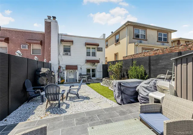 Photo 4 of Single family home for sale at 426 Calhoun Ave, New York, NY 10465 | MLS# 1030465 | Listing updated on 2026-10-10