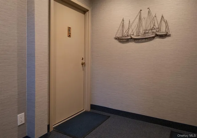 Photo 2 of Sale Pending at 200 Lexington #1F, Oyster Bay, NY 11771 | MLS# 1030473 | Listing updated on 2026-08-24