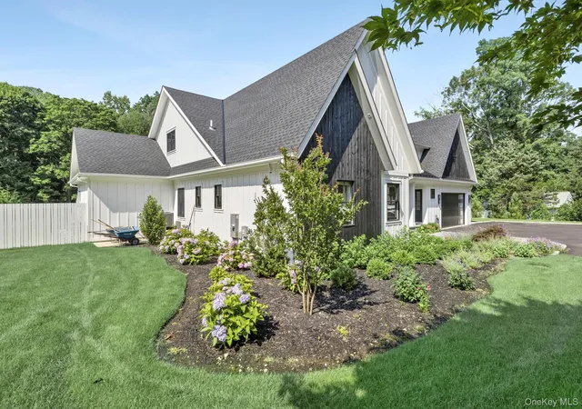 Photo 1 of Single family home for sale at 53 Stony Holw Rd, Centerport, NY 11721 | MLS# 1030478 | Listing updated on 2026-07-25