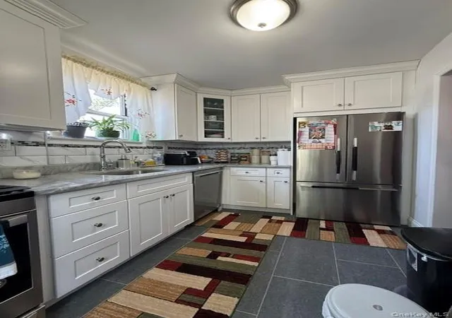 1st image of 131 03 233 Rd Rd #upper, New York, NY 11422 | MLS# 1030518