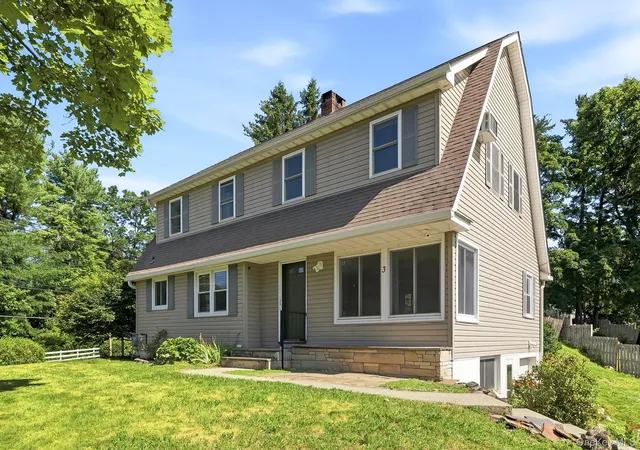 Photo 2 of Sale Pending at 3 Ireland Dr, Poughkeepsie (town), NY 12603 | MLS# 1030526 | Listing updated on 2026-09-13