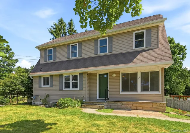 Photo 3 of Sale Pending at 3 Ireland Dr, Poughkeepsie (town), NY 12603 | MLS# 1030526 | Listing updated on 2026-09-13