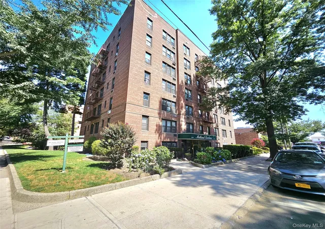 2nd image of 87 01 Midland Pkwy #7D, New York, NY 11432 | MLS# 1030534