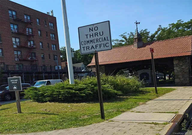 2nd image of 87-01 Midland Pkwy, New York, NY 11432