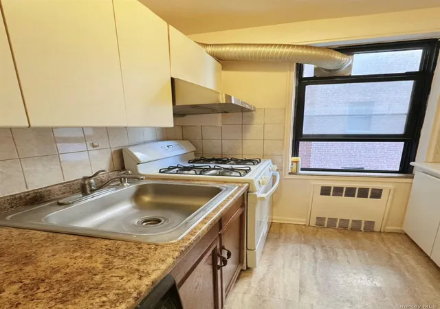 Photo 3 of Sale Pending at 150 29 72nd #3E, New York, NY 11367 | MLS# 1030536 | Listing updated on 2026-10-08