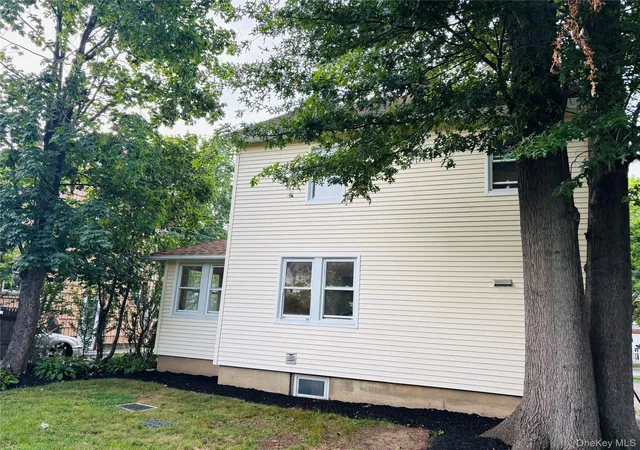 Photo 20 of Sale Pending at 29 Roosevelt St, Glen Cove, NY 11542 | MLS# 1030544 | Listing updated on 2026-09-04