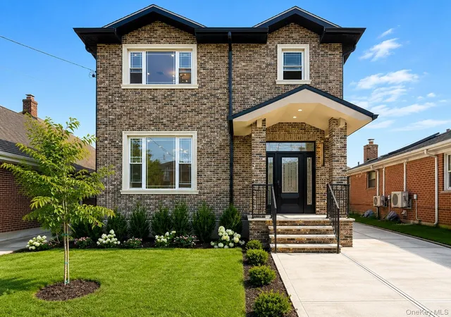 2nd image of 172 12 65th Ave, New York, NY 11365 | MLS# 1030574
