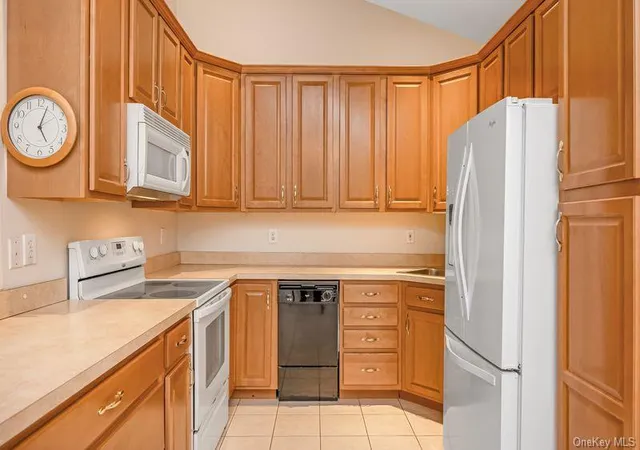 Photo 3 of Sale Pending at 130 Francesca Way, Babylon, NY 11701 | MLS# 1030587 | Listing updated on 2026-08-15