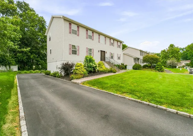 Photo 2 of Single family home for sale at 5 Marie Ct, Poughkeepsie, NY 12601 | MLS# 1030616 | Listing updated on 2026-09-20