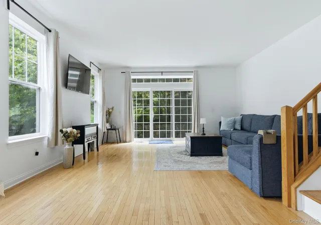 Photo 3 of Sale Pending at 34 Briarbrook Dr, Ossining, NY 10510 | MLS# 1030619 | Listing updated on 2026-08-29