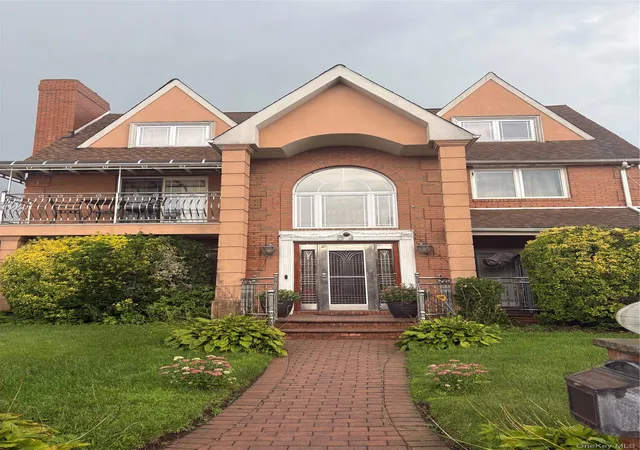 Photo 1 of Single family home for sale at 34 Marlowe Rd, Valley Stream, NY 11580 | MLS# 1030645 | Listing updated on 2026-08-28