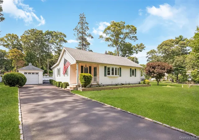 2nd image of 42 Pineacre Dr, Smithtown, NY 11787 | MLS# 1030650