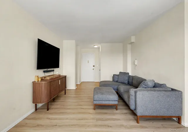 Photo 3 of Sale Pending at 30 Lake St #7A, White Plains, NY 10603 | MLS# 1030674 | Listing updated on 2026-08-20
