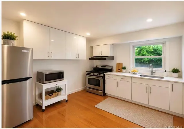 3rd image of 37 Magnolia Ave, North Hempstead, NY 11001 | MLS# 1030717