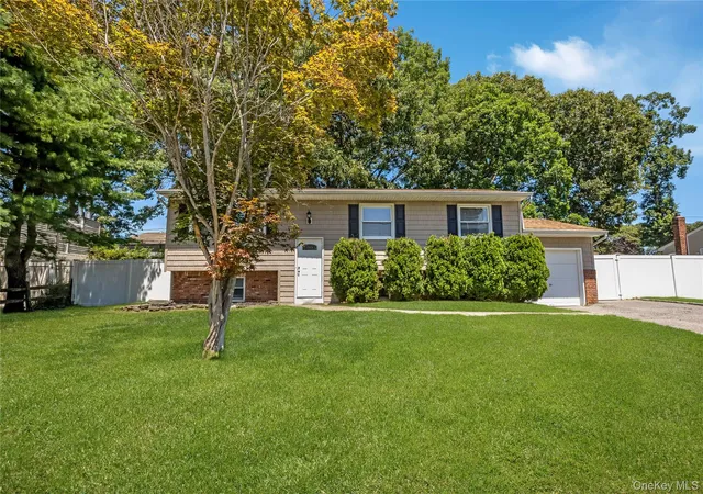 Photo 3 of Sale Pending at 27 Morton St, Brookhaven, NY 11776 | MLS# 1030720 | Listing updated on 2026-09-18
