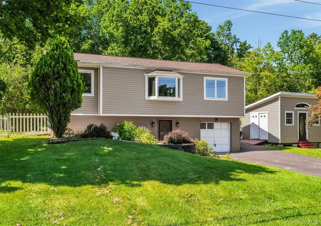 2nd image of 21 Trotting Dr, Chester Town, NY 10918 | MLS# 1030740
