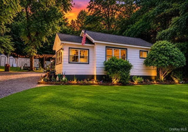 1st image of 16 Upper Hillman Rd, Warwick (town), NY 10990 | MLS# 1030746