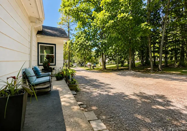 Photo 3 of Single family home for sale at 16 Upper Hillman Rd, Warwick (town), NY 10990 | MLS# 1030746 | Listing updated on 2026-09-24