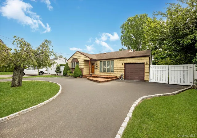 2nd image of 19 Glenda Dr, Babylon, NY 11729 | MLS# 1030747