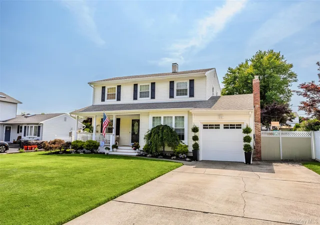 Photo 3 of Sale Pending at 334 Greenbelt Pkwy, Islip, NY 11742 | MLS# 1030764 | Listing updated on 2026-08-13