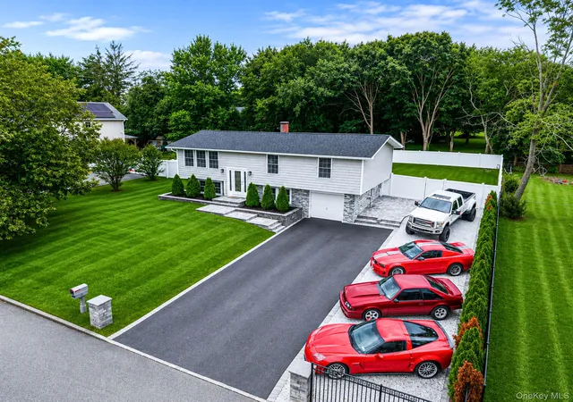 Photo 1 of Sale Pending at 8 Fairway Dr, Brookhaven, NY 11776 | MLS# 1030767 | Listing updated on 2026-08-13