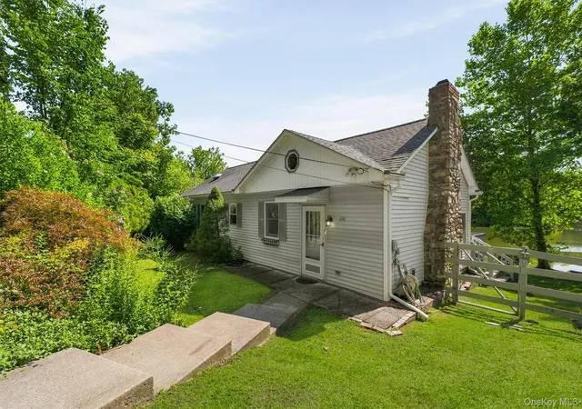 Photo 3 of Single family home for sale at 136 Lake Rd, New Windsor, NY 12577 | MLS# 1030769 | Listing updated on 2026-09-12