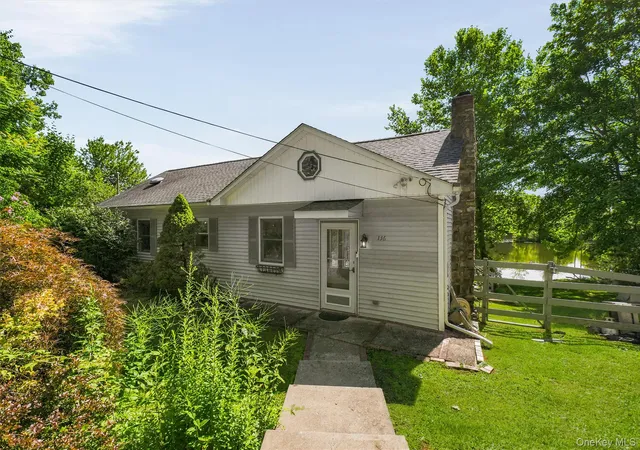 Photo 4 of Single family home for sale at 136 Lake Rd, New Windsor, NY 12577 | MLS# 1030769 | Listing updated on 2026-09-12