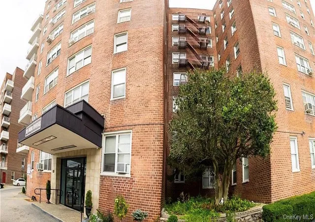 Photo 2 of Condo for sale at 365 Bronx River Rd #4B, Yonkers, NY 10704 | MLS# 1030772 | Listing updated on 2026-09-17