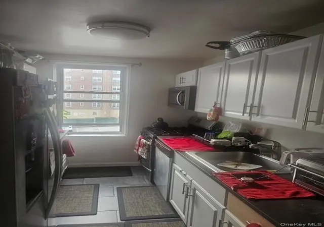 Photo 3 of Condo for sale at 365 Bronx River Rd #4B, Yonkers, NY 10704 | MLS# 1030772 | Listing updated on 2026-09-17