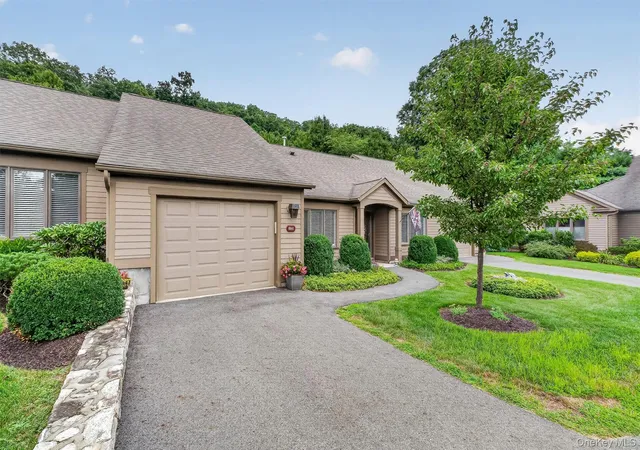 Photo 3 of Sale Pending at 904 Heritage Hills #B, Somers, NY 10589 | MLS# 1030777 | Listing updated on 2026-08-25