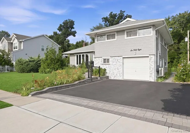 Photo 3 of Sale Pending at 658 Richmond Rd, Hempstead, NY 11554 | MLS# 1030787 | Listing updated on 2026-08-11