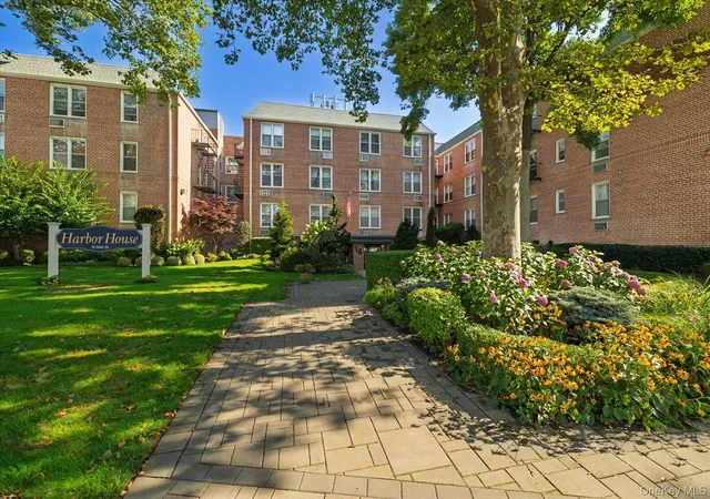 Photo 3 of Sale Pending at 16 Main St #2G, Hempstead, NY 11518 | MLS# 1030790 | Listing updated on 2026-08-07