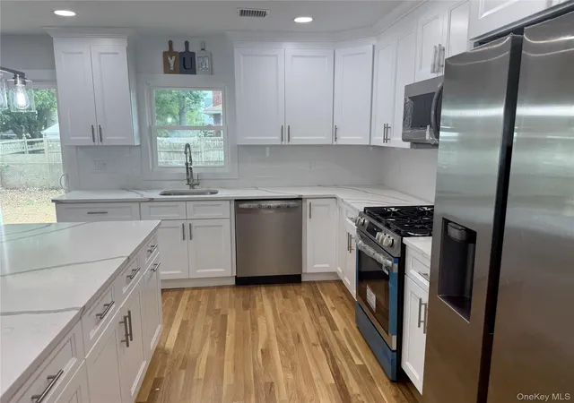 Photo 3 of Sale Pending at 2 5th Avenue, Oyster Bay, NY 11735 | MLS# 1030798 | Listing updated on 2026-08-07