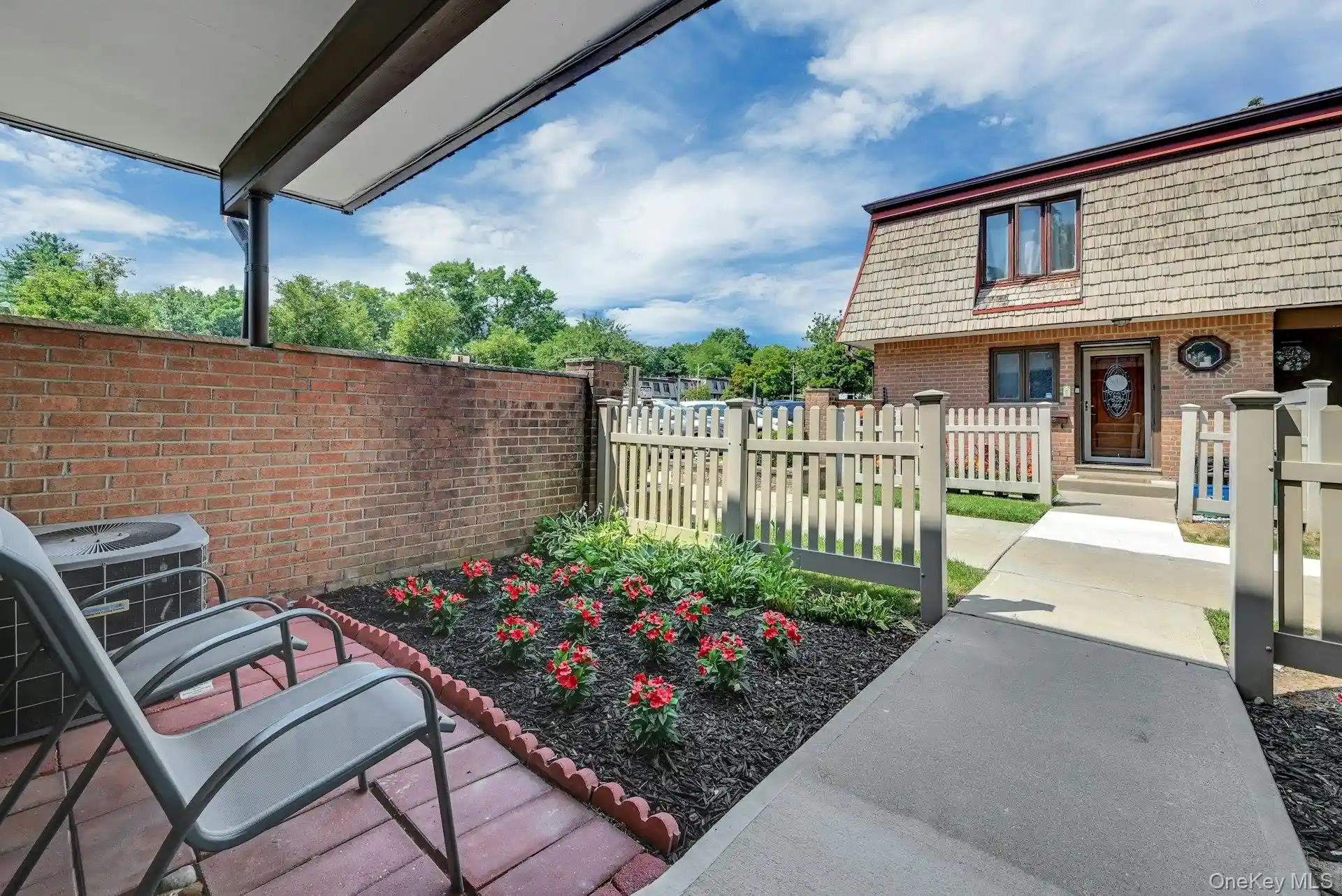 Listing Photo 2 - Condo for sale in 9 Heritage Dr located at 9 Heritage Dr, Monroe, NY 10926 - Unit 9 Heritage Dr