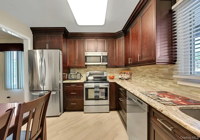 Listing Photo 3 - Condo for sale in building located at 9 Heritage Dr, Monroe, NY 10926 - Unit #A