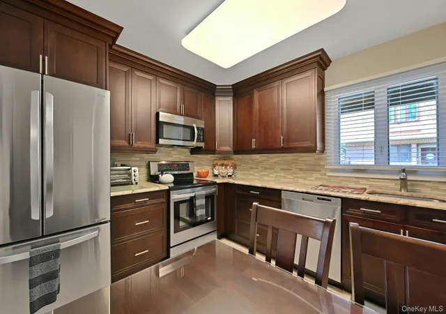 Listing Photo 4 - Condo for sale in building located at 9 Heritage Dr, Monroe, NY 10926 - Unit #A