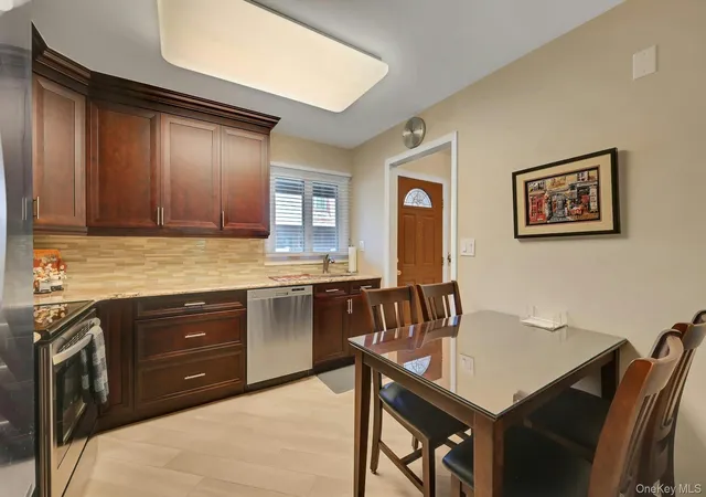 Listing Photo 5 - Condo for sale in building located at 9 Heritage Dr, Monroe, NY 10926 - Unit #A