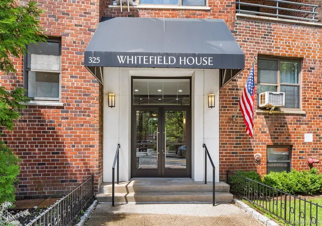 Photo 1 of Condo for sale at 325 Main St #1J, White Plains, NY 10601 | MLS# 1030837 | Listing updated on 2026-08-30