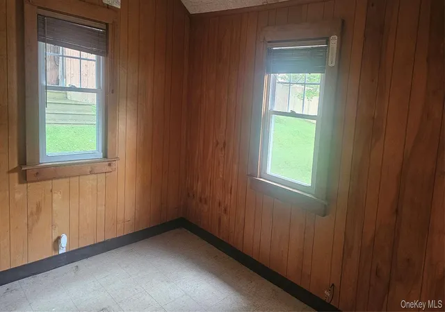 Photo 5 of Single family home for sale at 33 W Delaware Pl, Bethel, NY 12720 | MLS# 1030860 | Listing updated on 2026-08-29