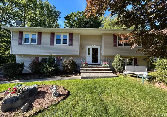 Photo 1 of Single family home for sale at 11 Mcgarrah Rd, Monroe, NY 10950 | MLS# 1030891 | Listing updated on 2026-09-24