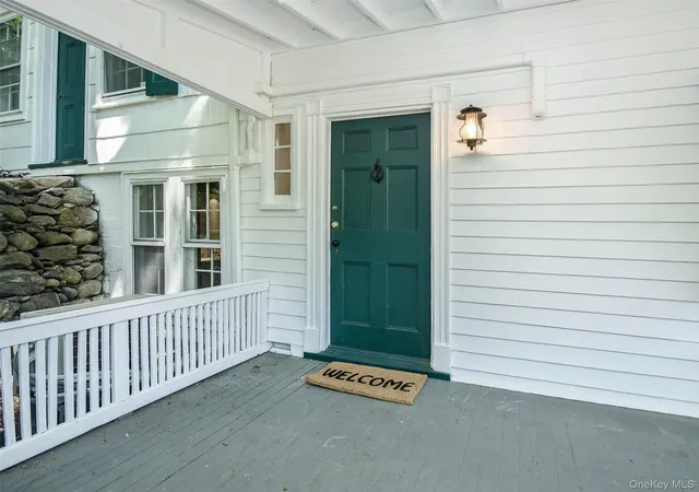 Photo 2 of Single family home for sale at 150 Main St, North Hempstead, NY 11576 | MLS# 1030892 | Listing updated on 2026-10-03