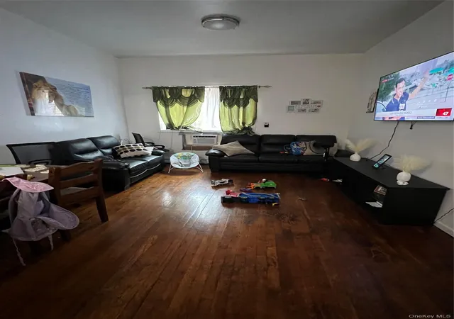 Photo 3 of Manufactured home for sale at 877 Elsmere Pl, New York, NY 10460 | MLS# 1030899 | Listing updated on 2026-08-20