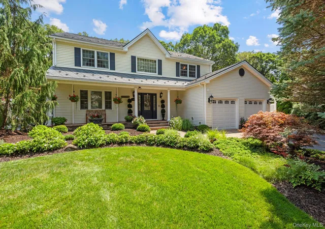 2nd image of 35 Pine Ridge Dr, Smithtown, NY 11787 | MLS# 1030904