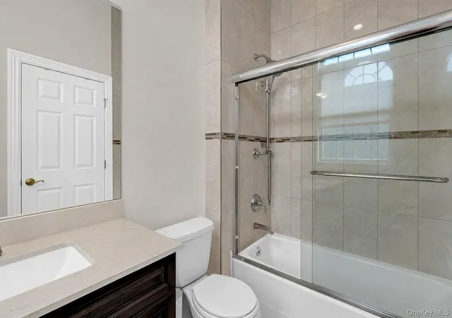Photo 3 of Single family home for sale at 9 Hathaway Ln, North Hempstead, NY 11030 | MLS# 1030907 | Listing updated on 2026-09-06