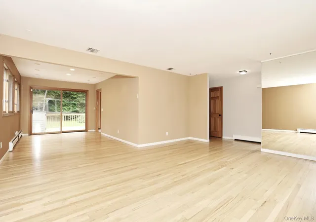 Photo 3 of Single family home for sale at 160 Pascack Rd, Ramapo, NY 10965 | MLS# 1030909 | Listing updated on 2026-09-02